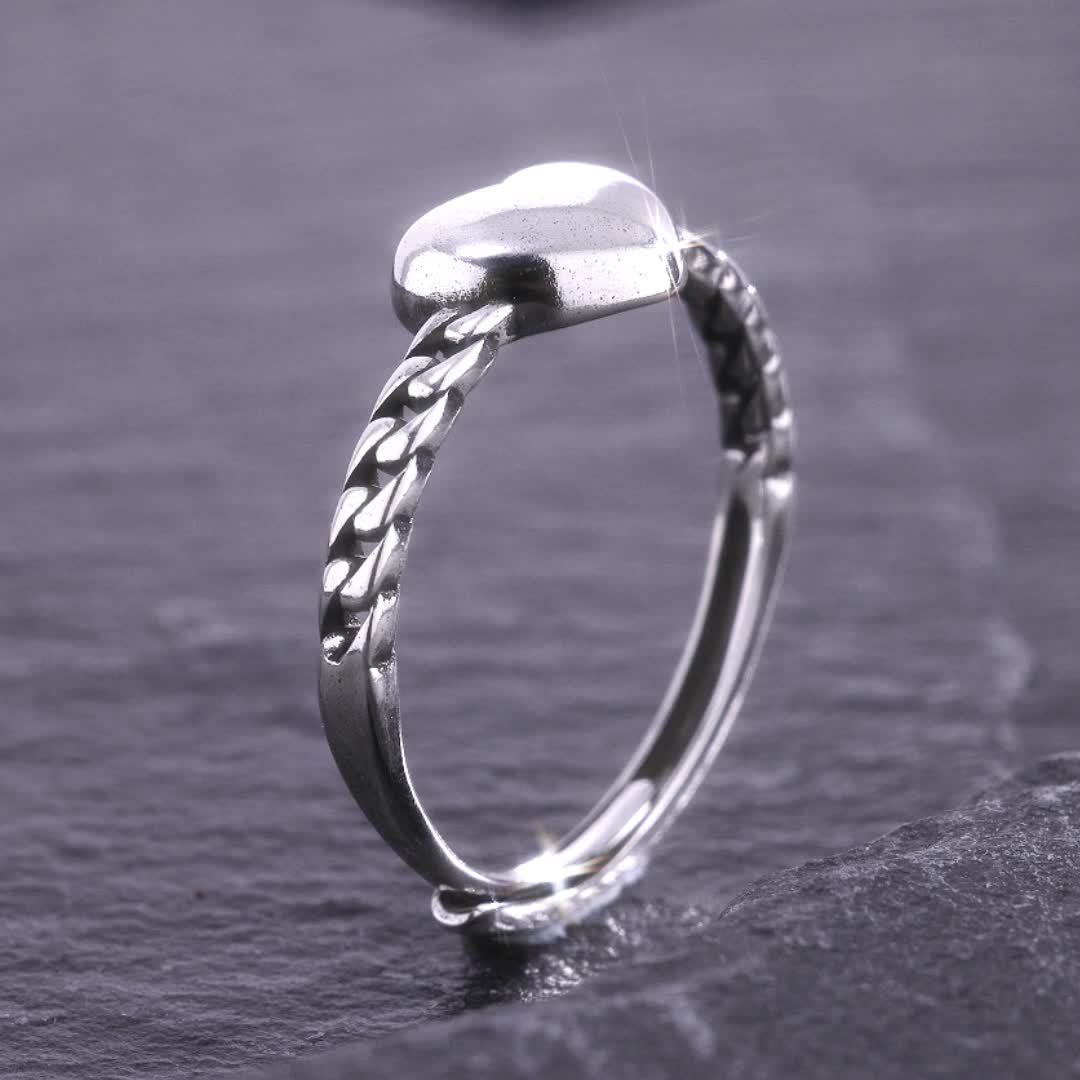 Vana Heart Shaped 925 Silver Twist Ring